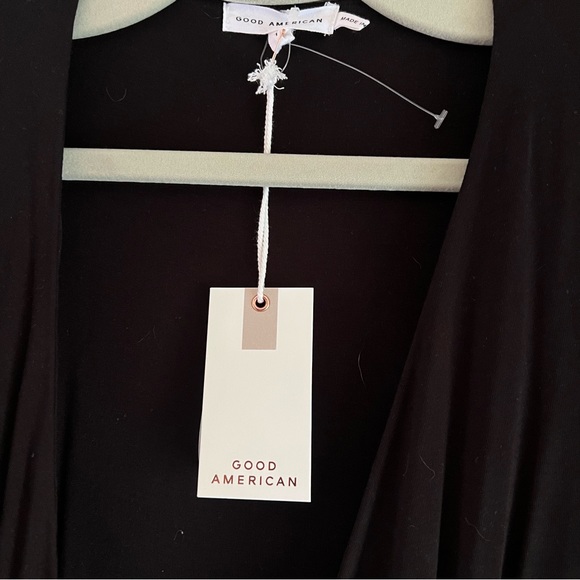 Good American Strong Shoulder Wrap Dress - Picture 4 of 6